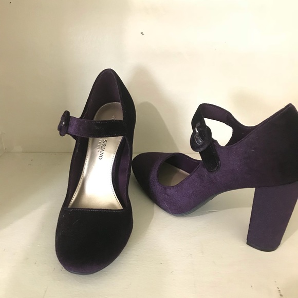 Heels - Picture 1 of 1